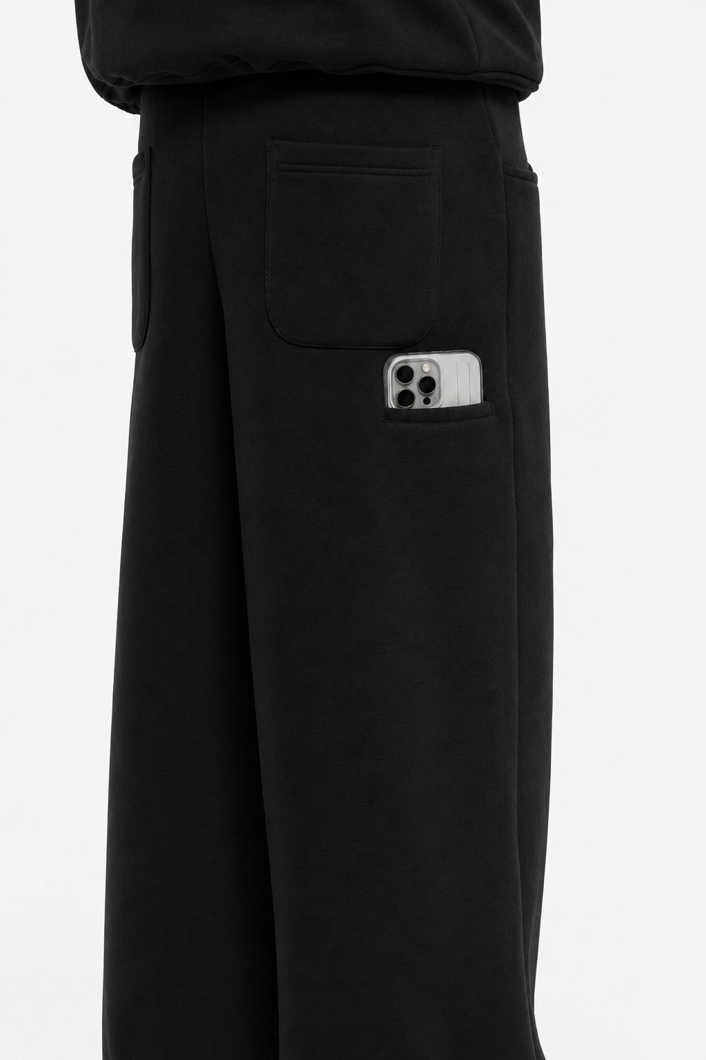 Utility Trackpants | Black