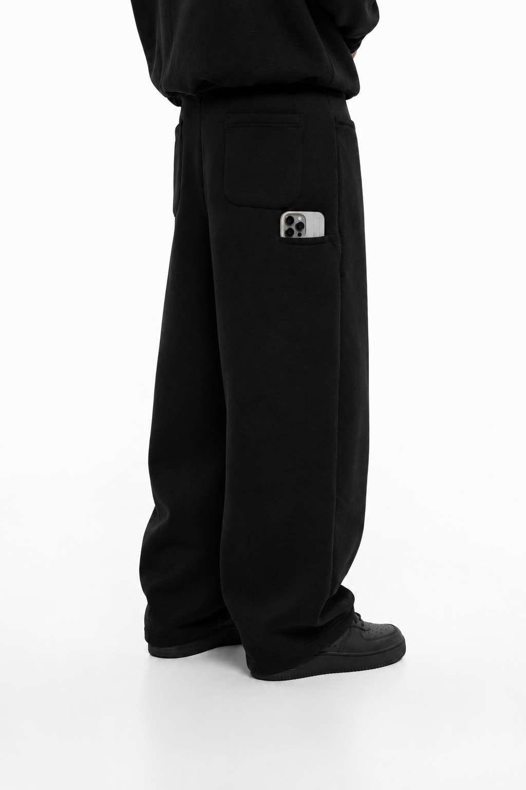 Utility Trackpants | Black